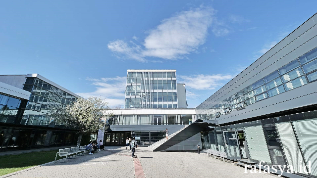 New Bulgarian University: Pusat Pendidikan Modern dan Inovasi