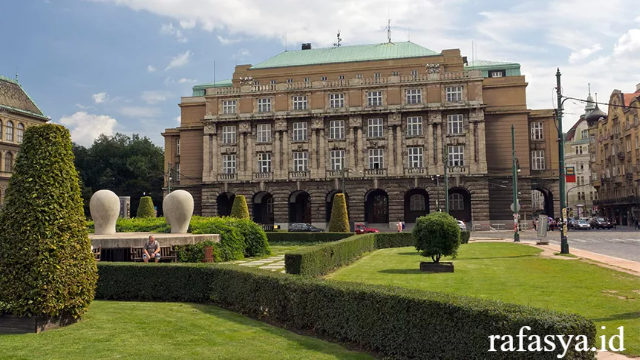 Charles University: Warisan Akademik dan Pusat Keilmuan Tertua